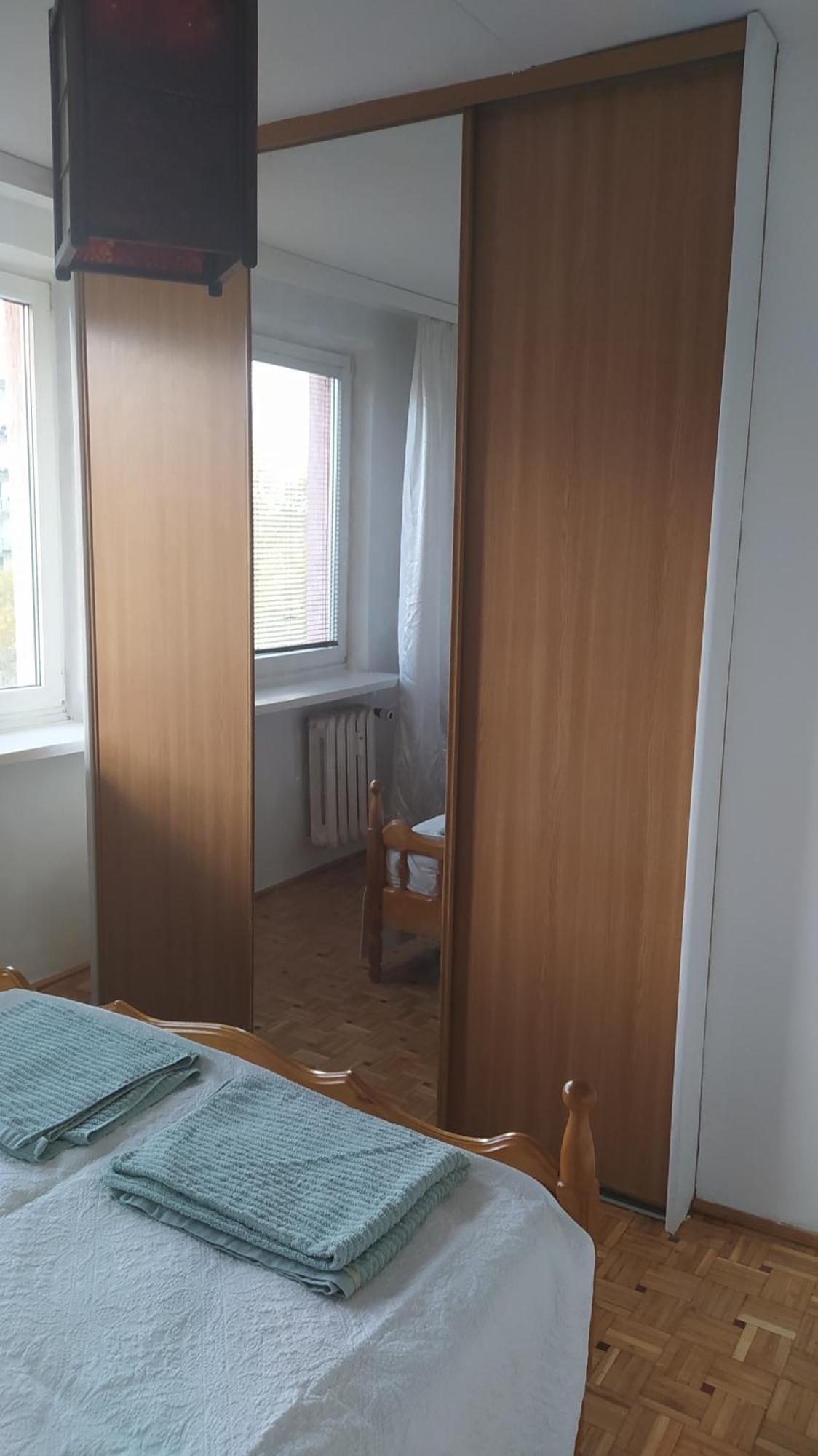 Uroczy Apartament Z Bezplatnych Parkingiem Varsó Kültér fotó
